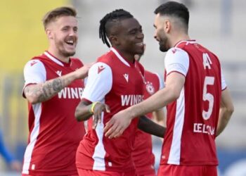 🚨 СЕНЗАЦИЯ: ЦСКА София в спешни преговори да задържи Джеймс Етоо и Делова сред трансферна заплаха!