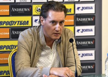 ЕКСЛОЗИВЕН ИЗБЛИК РАЗТЪРСВА БЪЛГАРСКИЯ ФУТБОЛ: „ДОМУСЧИЕВ, НЕ ТИ ЛИ ПИСНА ДА СИ ШАМПИОН?! НЕКА ЛЕВСКИ И ЦСКА ВКУСЯТ СЛАВАТА! СТИГА ЕДНООБРАЗИЕ!“