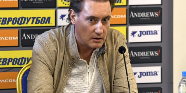 ЕКСЛОЗИВЕН ИЗБЛИК РАЗТЪРСВА БЪЛГАРСКИЯ ФУТБОЛ: „ДОМУСЧИЕВ, НЕ ТИ ЛИ ПИСНА ДА СИ ШАМПИОН?! НЕКА ЛЕВСКИ И ЦСКА ВКУСЯТ СЛАВАТА! СТИГА ЕДНООБРАЗИЕ!“