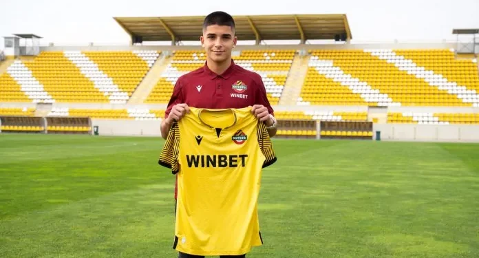 Защо ЦСКА не обявява трансфера? Напуснал Ботев Пд заради Зингаревич вече е при червените