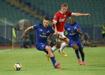 Легендарни поляци се облизват за Марин Петков, от Левски ги спряха: Нямате 2,5 милиона лева