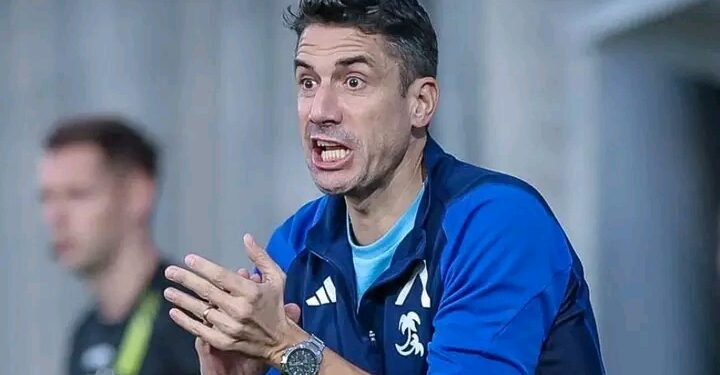 Един треньорски плам: Неразривната връзка между отбора и неговите фенове