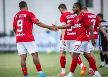 Бивш треньор на ЦСКА критикува представянето на отбора и поставя под въпрос подкрепата от треньорския щаб