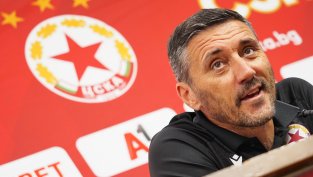 ФУТБОЛИСТИ НА ЦСКА СЕ ВДИГНАХА НА БУНТ! УНИКАЛЕН БУНТ СРЕЩУ ТРЕНЬОРА РАЗТРЕСЕ КЛУБА!