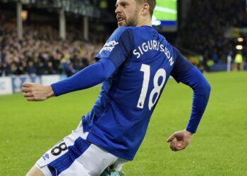 Колко от вас помнят Гилфи Сигурдсон, бившия играч на Евертън? Той се присъединява към ЦСКА София