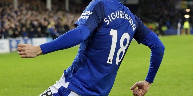 Колко от вас помнят Гилфи Сигурдсон, бившия играч на Евертън? Той се присъединява към ЦСКА София