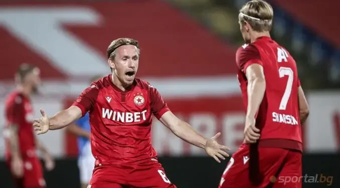 ВЗРИВ В СЪБЛЕКАЛНЯТА: Играчите на ЦСКА в юмручен бой след загубата в дербито