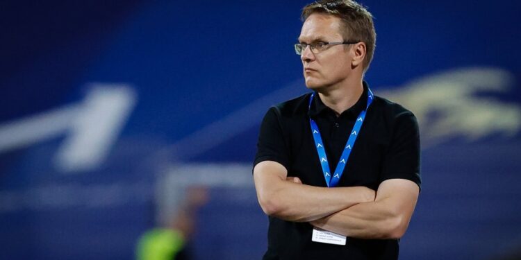 Бивш треньор на ЦСКА критикува ръководството и съдийските решения