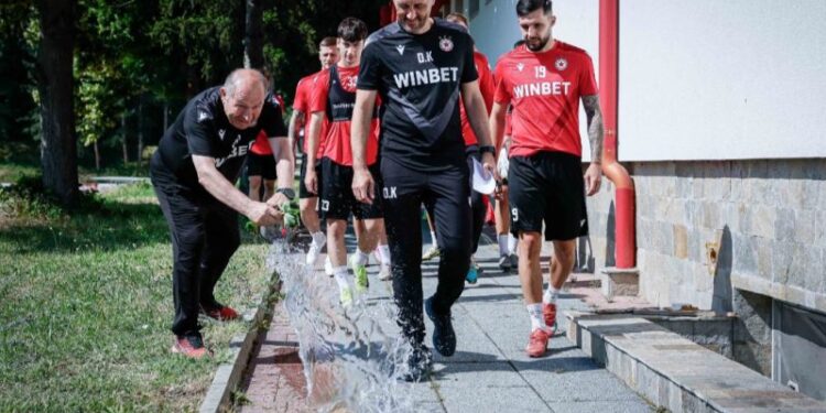 Юноша сензация от академията на ЦСКА влиза в първия отбор, за да спаси сезона от провал!