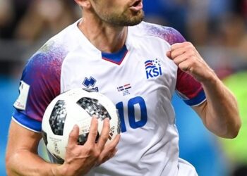 Колко от вас помнят Гилфи Сигурдсон, бившия играч на Евертън? Той се присъединява към Левски София