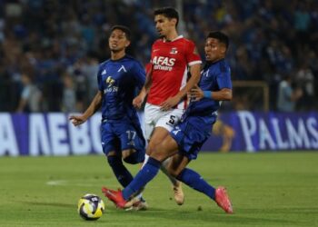 Голям трансфер на хоризонта? Агентът на звезда от Висшата лига забелязан в София!