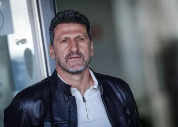 Скандал в ЦСКА: Бивш директор хванат да залага срещу отбора!