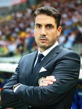 Левски София обмисля смяна на треньора след отпадането от Лига Европа