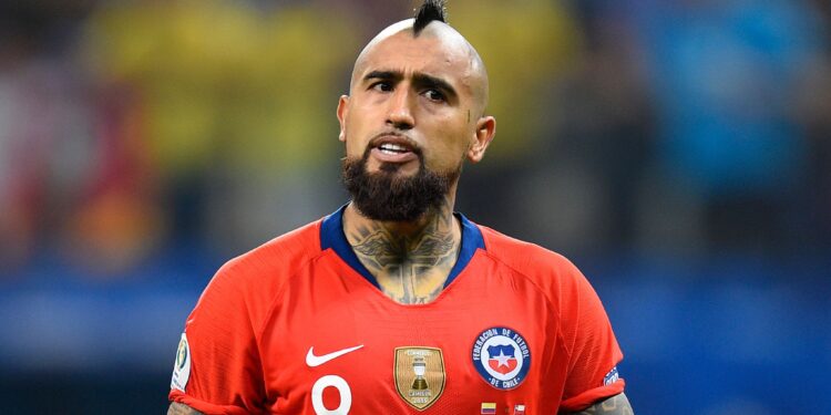 Артуро Видал в ЦСКА София е „Here We Go“ след късно убеждаване от легендата на ЦСКА Бербатов, нов капитан на клуба – Видал