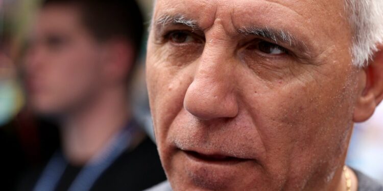 “Истината за ЦСКА! Прочетете между редовете на тихия бяс на Стоичков и ще разберете защо “червените” бяха последни!”