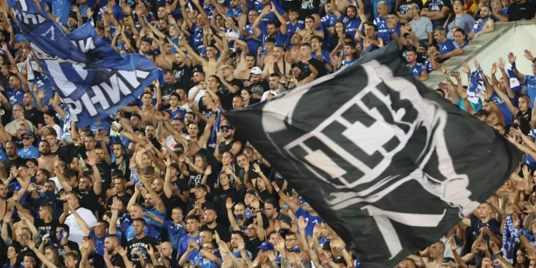 “Невиждано! УЕФА заби зверски удар по Левски! За какво глобиха “сините” и каква е сумата?”