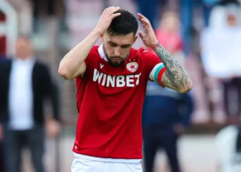 🤫Мислят си, че съм толкова глупав, че да повярвам на лъжите им. Цялата тази работа е…Повече подробности по-долу!