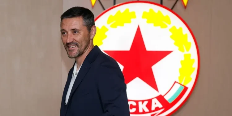 Вместо да се фокусират върху основния проблем на нашия отбор, ръководството смята, че уволнението ми е тяхното… повече подробности по-долу.