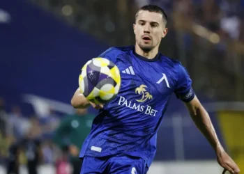 Националът е получил предложение за тригодишен договор от марокански отбор