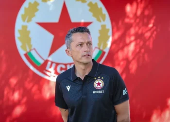 Управлението на ЦСКА е твърде строго към мен, условията им за преговори и поставеният мандат са много сурови, но искам да ги уверя, че… повече подробности по-долу 👇