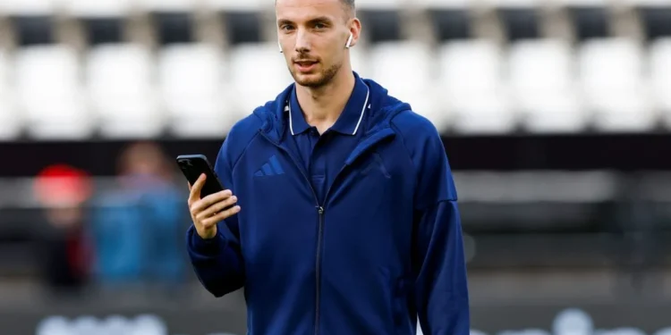 Мистерия в Левски! Защо Никола Серафимов изчезна от групата? Още подробности вижте по-долу 👇!