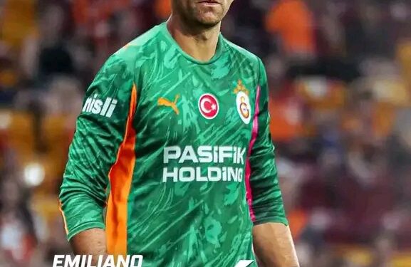 🚨 𝐁РЕЙКИНГ: След като трансферът му в Ботев пропадна, ЦСКА направи нова оферта от €25 млн. за привличането на Емилиано Мартинес.