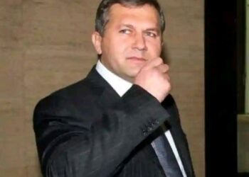 ЦСКА само пачка ли е? ЦСКА само крупна сума пари ли е? ЦСКА само интереси, злоба и подлост ли е? 