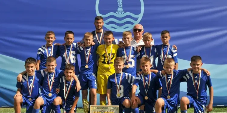 Невероятен подвиг! Непобедимите млади звезди на „Левски“ от набор 2014 триумфираха, като спечелиха Купа „Дунав“ 2025!