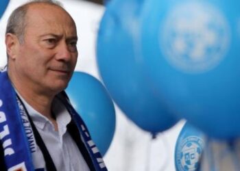 Ето превод: ШОК: БЪЛГАРСКА ФУТБОЛНА ЛЕГЕНДА „КОКАЛА“ РАЗКРИВА БОМБАСТИЧНАТА ИСТИНА ЗА НАЙ-ДЪЛБОКИТЕ ПРОБЛЕМИ И КРИЗАТА С КОРУПЦИЯТА В СТРАНАTA!