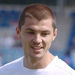 Валери Домовчийски настоява усилено за завръщане в Левски София на фона на мълчанието от Наско Сираков