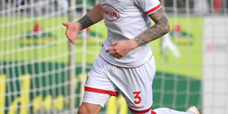 Оглушителен трансфер: Бивш германски национал избира ЦСКА София, шокирайки всички с решението си.