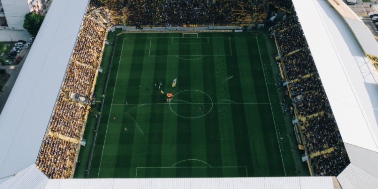 Бизнесмен и верен фен дари над половин милион долара за обновяването на стадиона на Ботев Пловдив