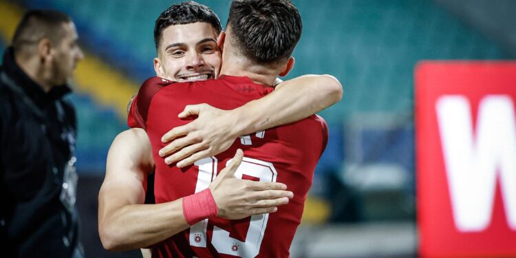 Капитанът на ЦСКА Взриви Обществеността: „Треньорът е Дар от Бога! Само с Него Ще Върнем Славата Си!“