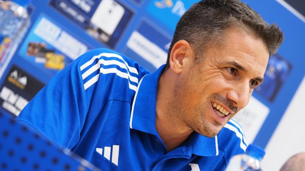 Невиждано: Левски уволни арогантния си треньор, за да постави Хулио Веласкес като нов и постоянен лидер!