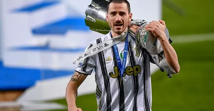 Леонардо Бонучи се завръща във футбола като нов капитан на Левски София точно преди международната пауза