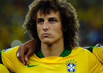 Наско Сираков завърши привличането на легендата от Висшата лига Давид Луис от бразилски клуб, Давид Луис ще поеме капитанската лента и е поискал номер 30