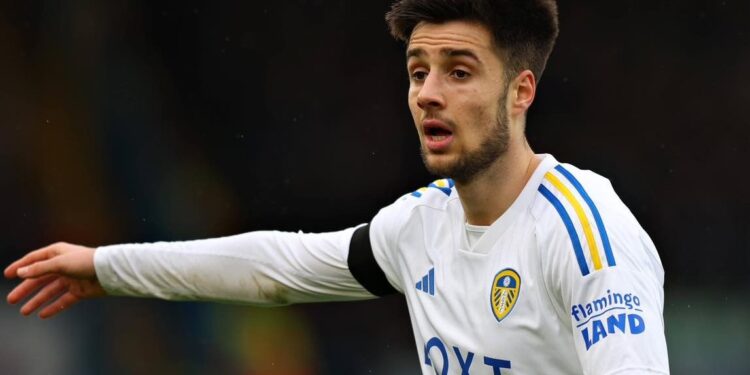 Халфът на Лийдс Юнайтед Илия Груев ще се присъедини към Левски София при завръщането си в България, тъй като планира да завърши кариерата си в родината