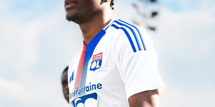 Наско Сираков обещава да привлече капитана и нападател на Лион U-19 Нехемие Лурика за настоящето и бъдещето