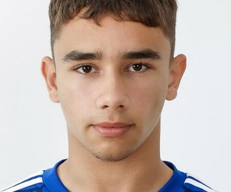 СЕНЗАЦИЯ: 16-годишният талант Андрей Нешев вече е част от първия отбор на Левски – новият Илиян Стефанов?