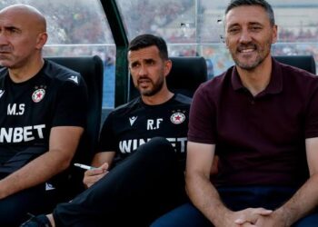 В ЦСКА става страшно: Поискаха оставката на Керкез