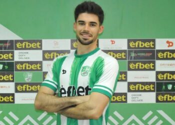 Левски София прави оферта от 500 хил. евро за испанския халф Карлос Алгара Лопес