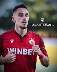 Илиян Илиев получи контузия в лагера на националния отбор на България и бе изваден от състава