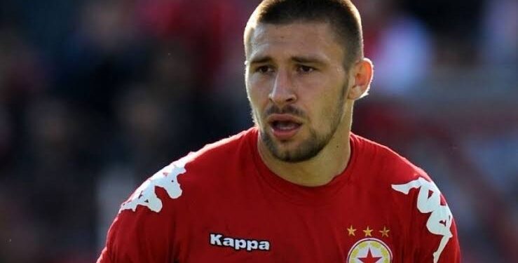 Иван Бандаловски обявява завръщането си в отбора, което слага край на “Капитана на армията”, тъй като Иван поема капитанската лента… прочетете повече по-долу.