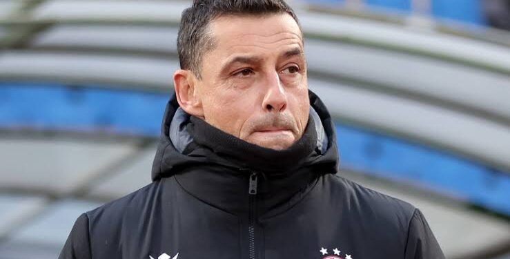 Спешно: Бившият треньор на армейския отбор Александър Томаш е откаран в болница след внезапен инцидент по време на…