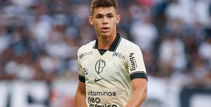 Чували ли сте за младия бразилски полузащитник Габриел Москардо, който преминава в ЦСКА София от Брага?