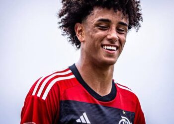 🚨🚨 ЧУПЕНЕ : Райън Роберто ще пътува В ЧЕТВЪРТЪК до България, за да подпише с Левски София