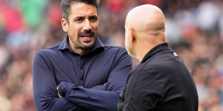 Хулио Веласкес е повикан в националния отбор, за да замени Илиян Илиев след две поредни загуби