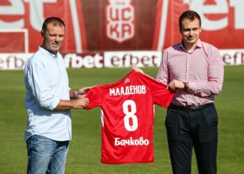 Експлозивна новина! Стойчо Младенов се самопокани в ЦСКА!  Ще се върне ли легендата на “Армията”? Стойчо Младенов изненадващо се обяви за спасител на ЦСКА и хвърли ръкавицата: “Трябва им човек като мен!”