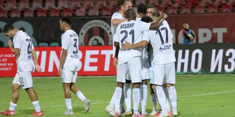 За Бога, не продавайте Марин Петков! Националът качи Левски на върха в „Надежда“