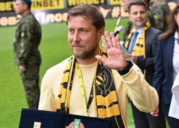 Ботев на Кръстопът: Оцеляване или Разпад? Жълто-Черните Призовават за Единство!